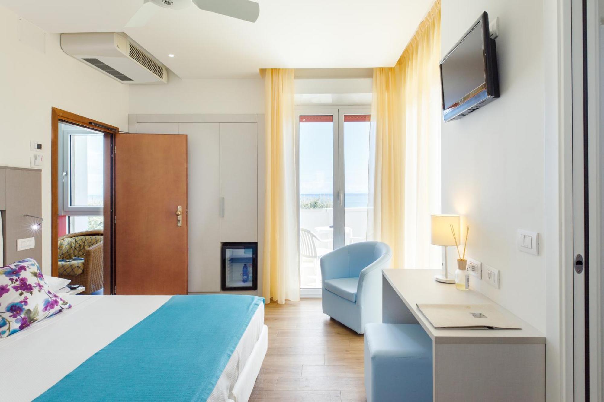 Una Hotels Imperial Beach Hotel マロッタ エクステリア 写真