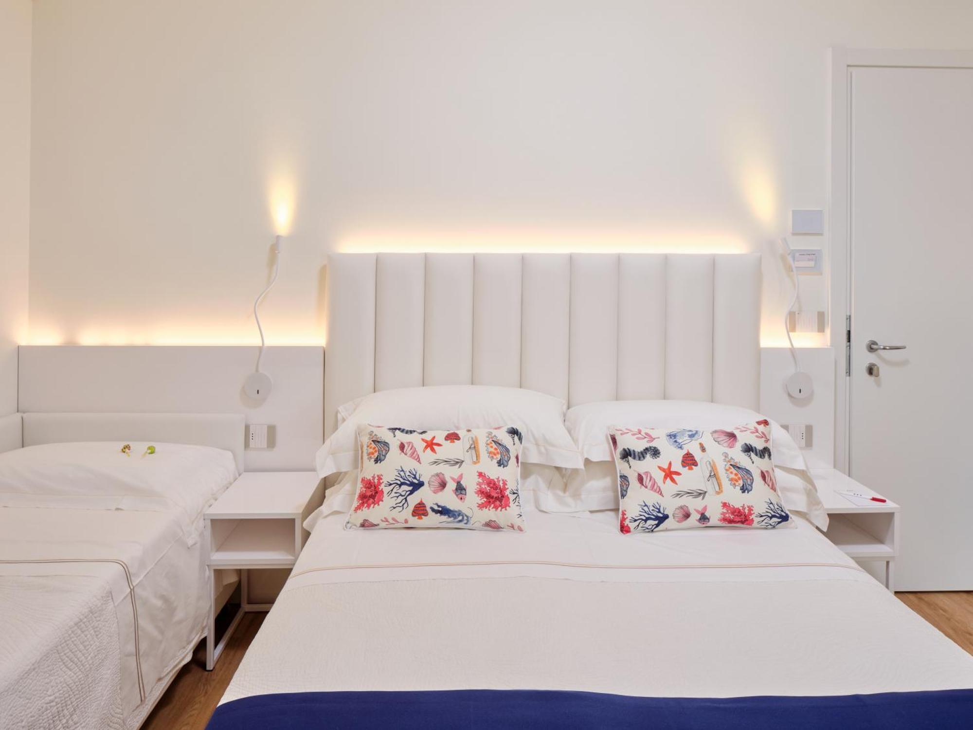 Una Hotels Imperial Beach Hotel マロッタ エクステリア 写真