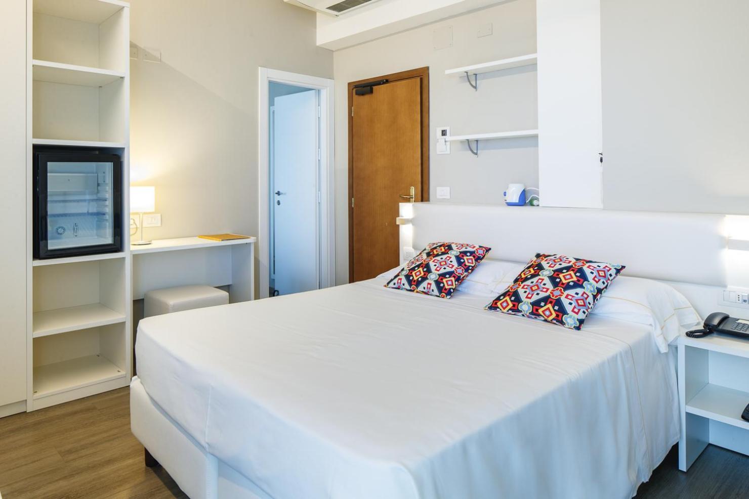 Una Hotels Imperial Beach Hotel マロッタ エクステリア 写真