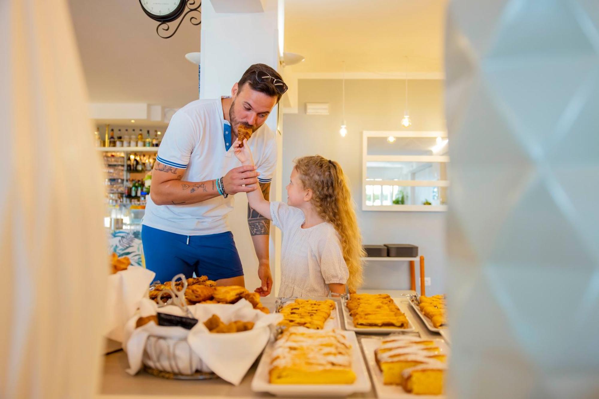 Una Hotels Imperial Beach Hotel マロッタ エクステリア 写真