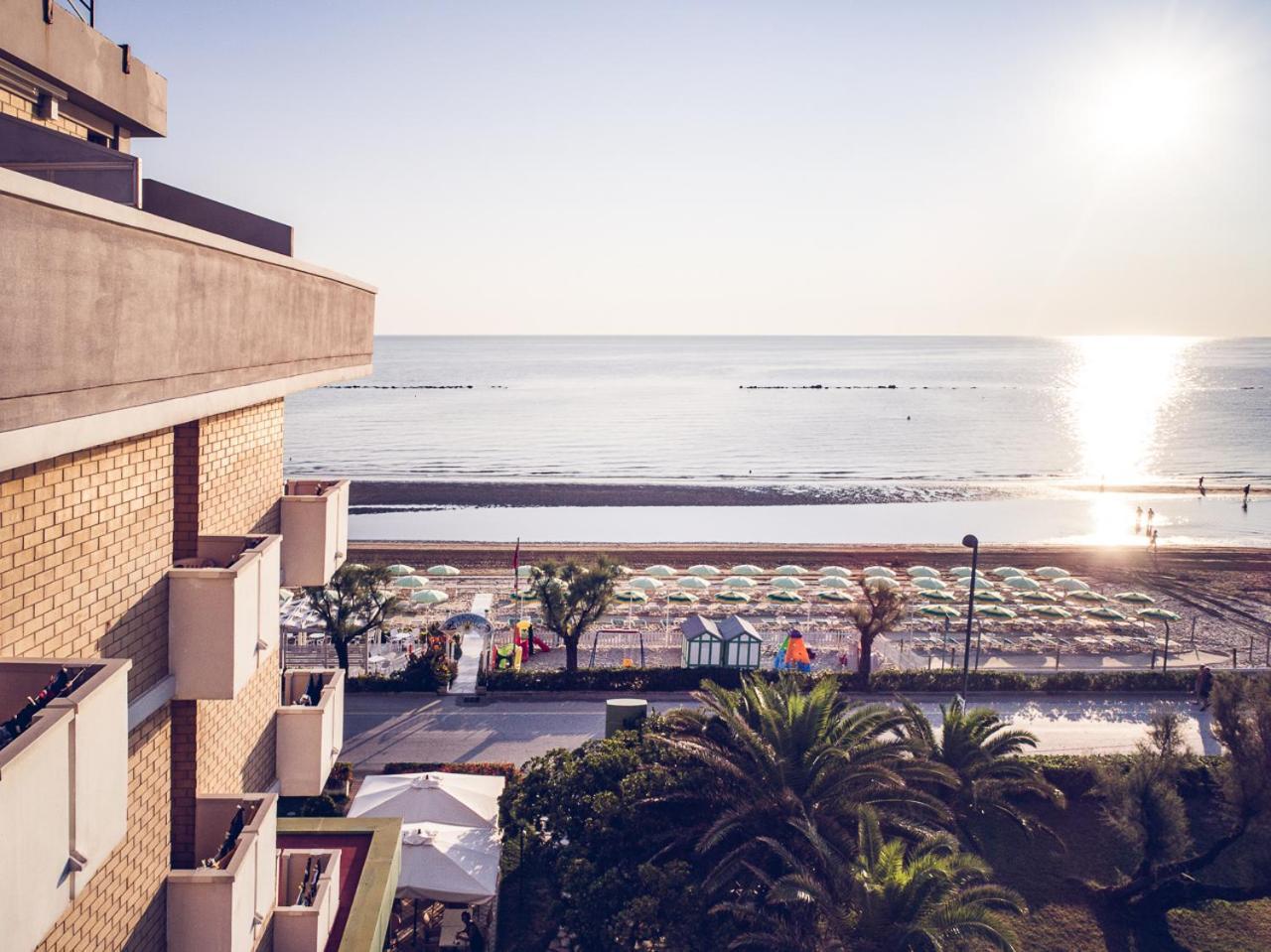 Una Hotels Imperial Beach Hotel マロッタ エクステリア 写真