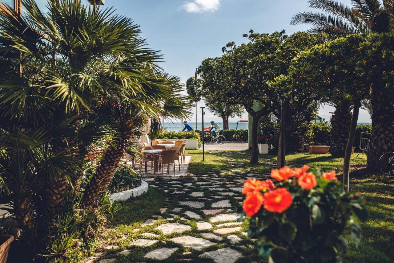 Una Hotels Imperial Beach Hotel マロッタ エクステリア 写真