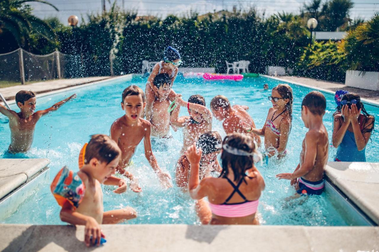 Una Hotels Imperial Beach Hotel マロッタ エクステリア 写真