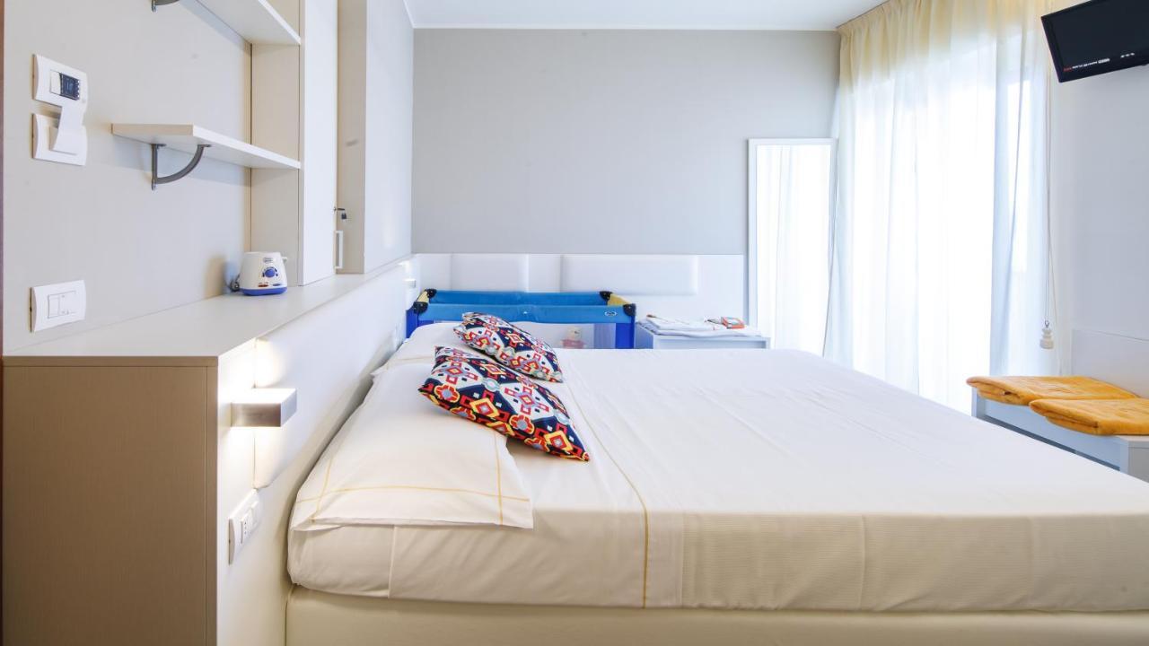 Una Hotels Imperial Beach Hotel マロッタ エクステリア 写真