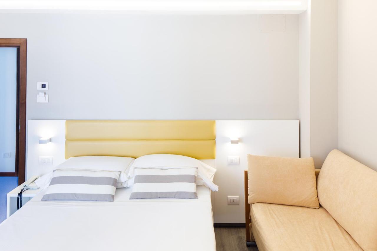 Una Hotels Imperial Beach Hotel マロッタ エクステリア 写真